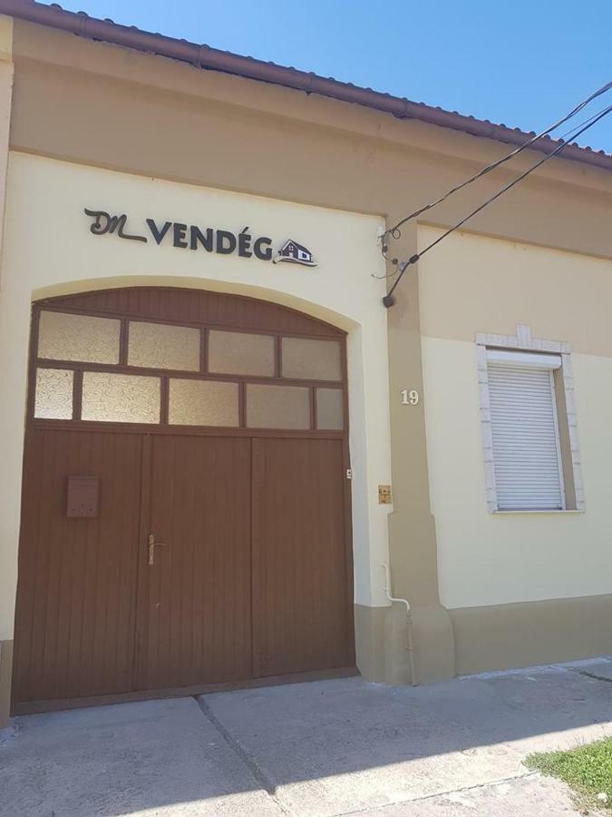 Dm Vendeghaz Villany Bagian luar foto